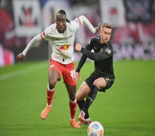 逆境拼搏,曾凡博手伤,作战疆场,九游,JiuYou,九游体育官网,九游官网,九游体育下载