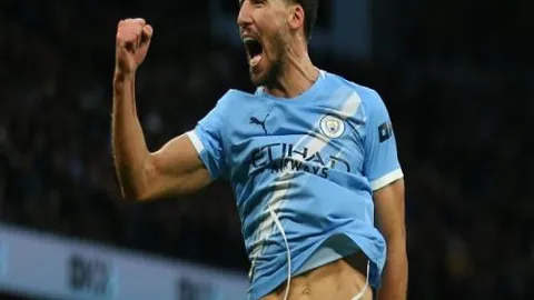 孔帕尼深受球員喜爱，團隊默契佳